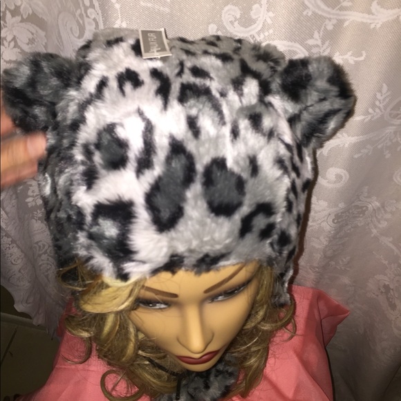 So cute leopard 🐆 Trapper hat - Picture 7 of 8
